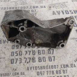 Кронштейн двигуна VW Passat B5 (96-05) лівий OEM 8D0199307J фото 4