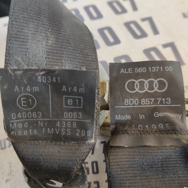Ремінь безпеки Audi A4 B5 (94-01) задня права OEM 4a5857709j