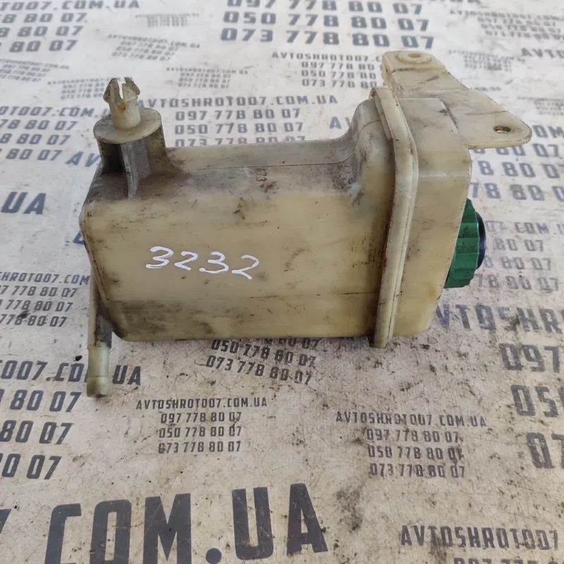 Бачок насосу ГУР Audi 80 B3 (86-91) 8A0422373C