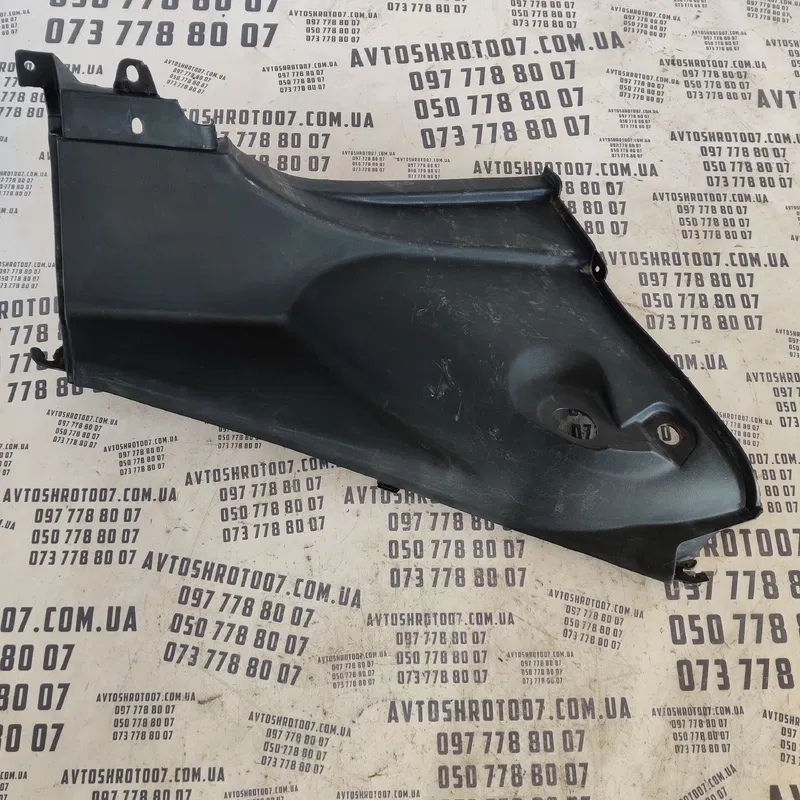 Накладка салону Geely MK 06-15 1.5 бенз зад. пр. OEM A066657
