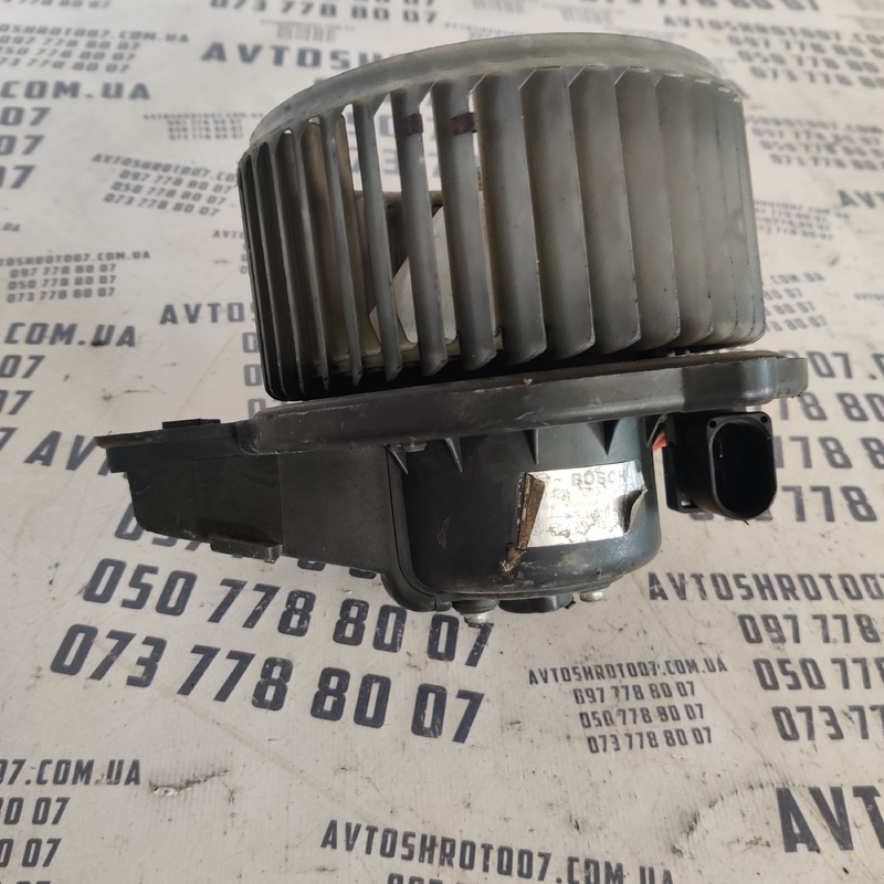 Мотор пічки Audi A6 C5 (97-05) OEM 0130111102