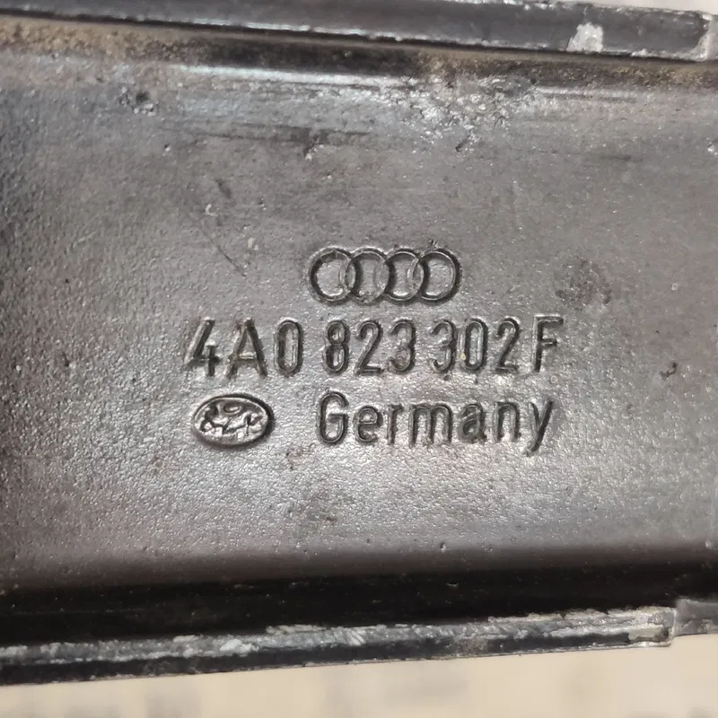 Петля капота Audi A6 C4 (94-97) права OEM 4A0823302F