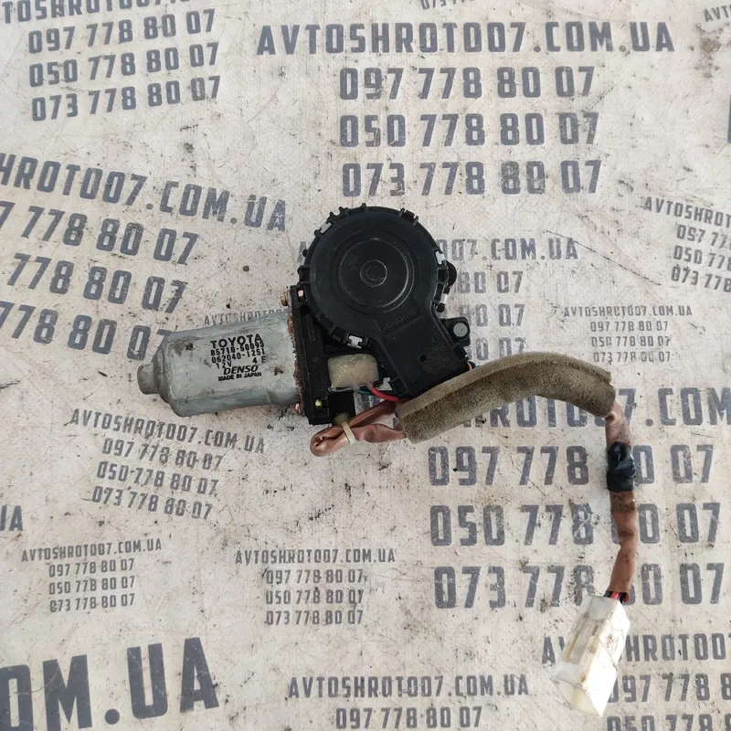 Склопідіймач Lexus LS 430 00-06 задній правий OEM 8571050090