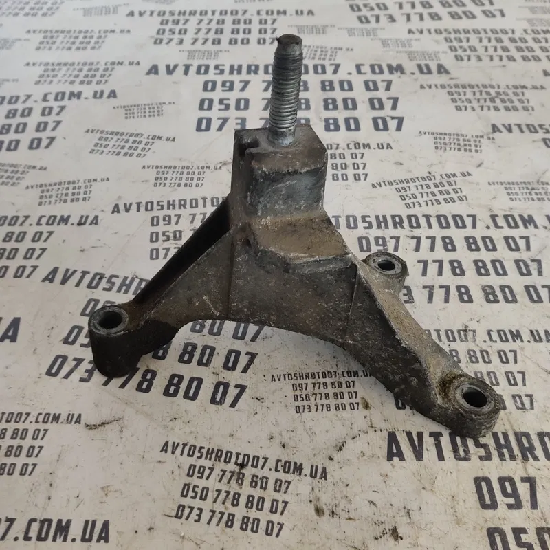 Кронштейн КПП Ford Focus MK2 (04-11) OEM 98ab7m125af