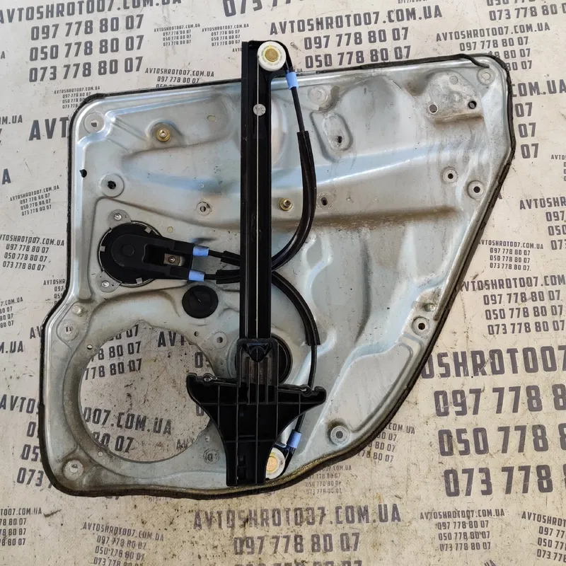 Склопідіймач VW Golf 4 (97-06) задній лівий OEM 1j4839755
