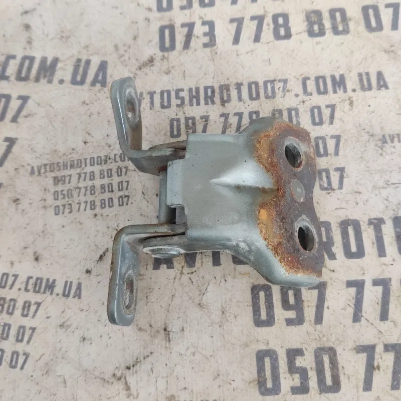 Завіса дверна Geely MK (06-16) 1.5 перед. права OEM 110401