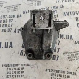 Кронштейн подушки двигуна VW Passat B5 правий OEM 4b0199308 фото 2
