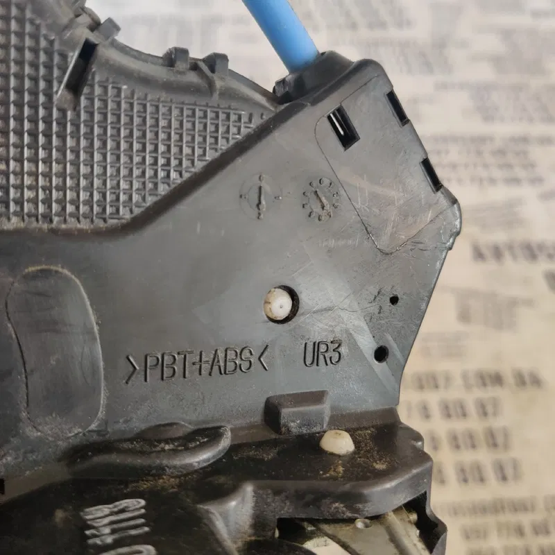 Замок дверей Lexus RX 350 передній правий OEM a084219