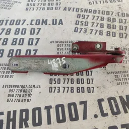 Петля капоту Audi A6 C5 (97-04) права OEM 4b0823302d
