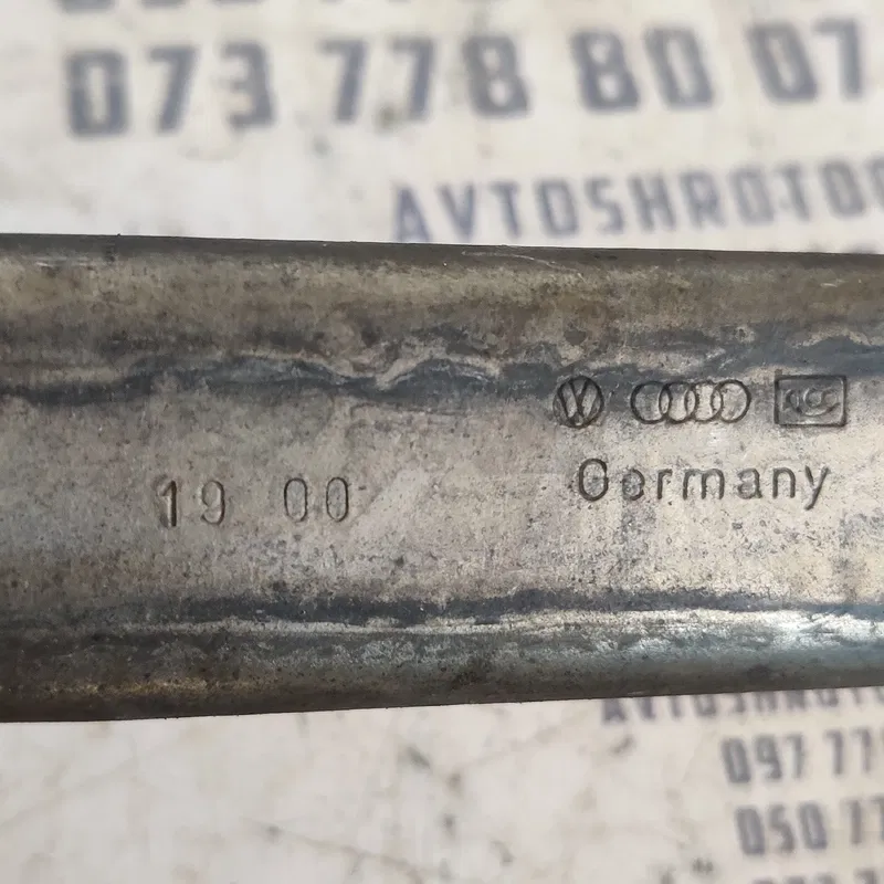 Петля капоту VW Passat B5 (96-05) права OEM 3b0823302