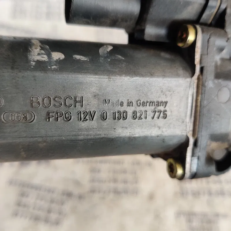 Мотор склопідіймача Audi A6 C5 передній лівий OEM 130821775