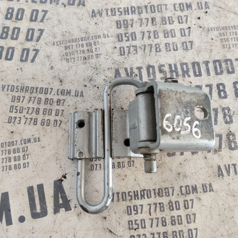 Дверна завіса Audi A6 C5 (97-05) задня права OEM 4b0833412b