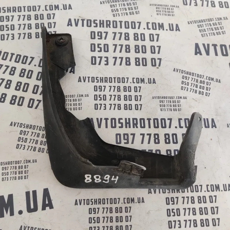 Бризговик Kia Sorento 2 (09-14) перед. лівий OEM 868502P000