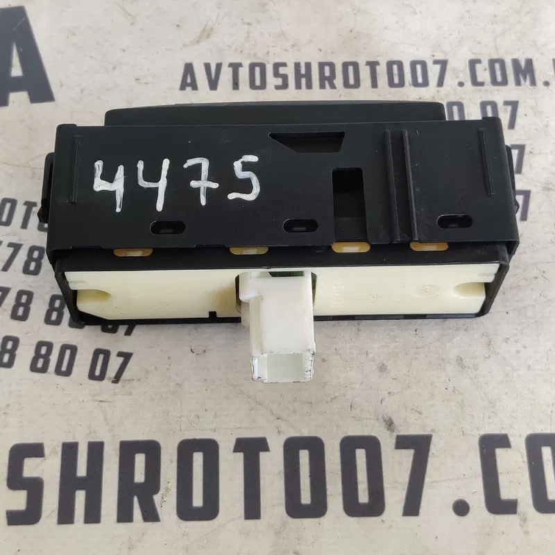 Кнопка склопідіймача Lexus RX 350 08-15 перед. права 9688780