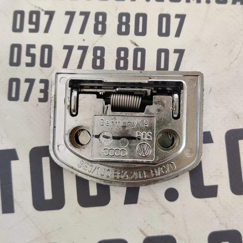 Кріплення багажу Audi Q7 4L (05-15) 3.6 Бензин OEM 8E0864203