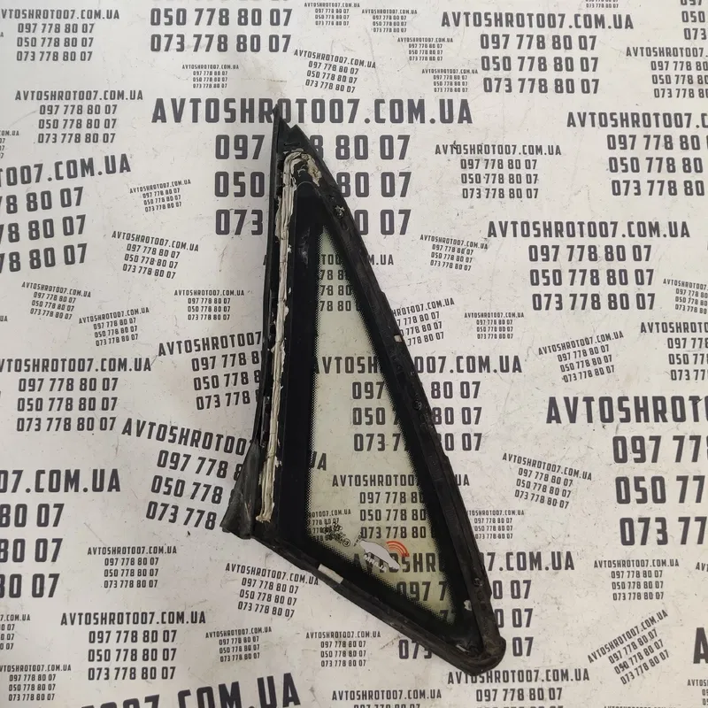 Кузовне скло Audi A8 D2 (94-02) заднє праве OEM 43R001403