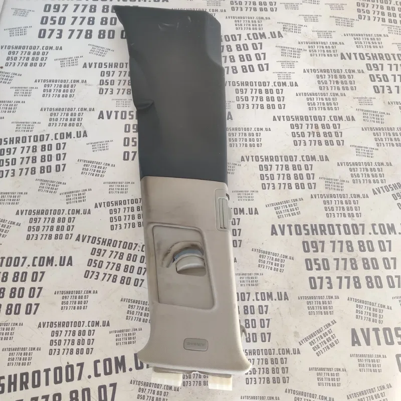 Накладка Audi Q7 4L (05-15) 3.6 Бензин ліва OEM 4L0819723