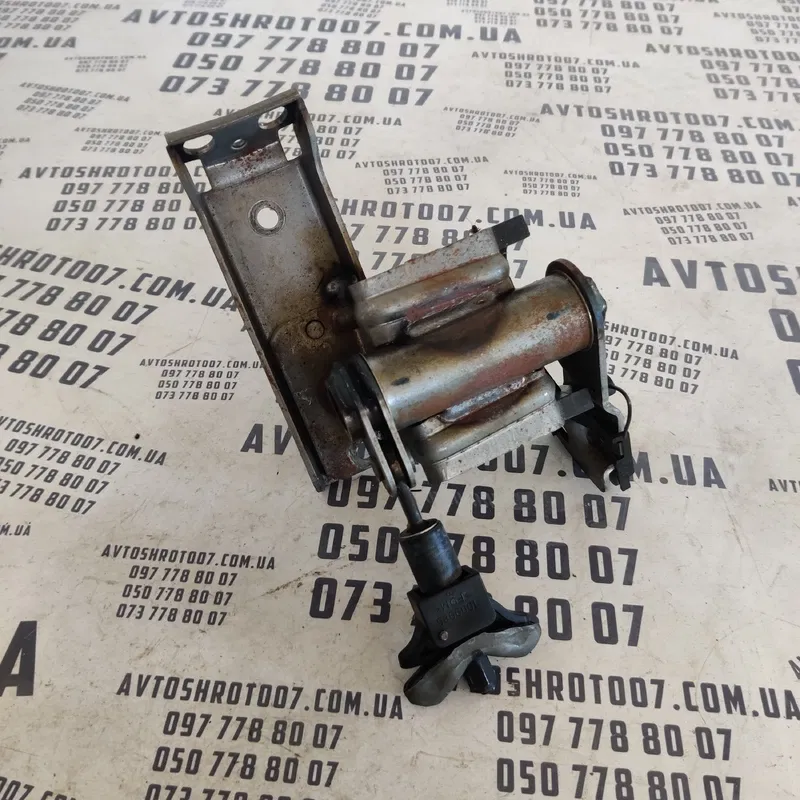 Кронштейн педалі тормоза Audi Q7 4L 05-15 3.6 OEM 7L8721812
