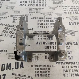 Кронштейн торпедо Audi Q7 4L (05-15) 3.6 бенз OEM 7L0863345