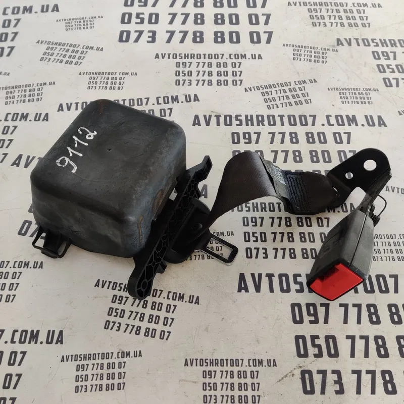 Ремінь безпеки задній VW Passat B8 USA (11-19) OEM 561857807