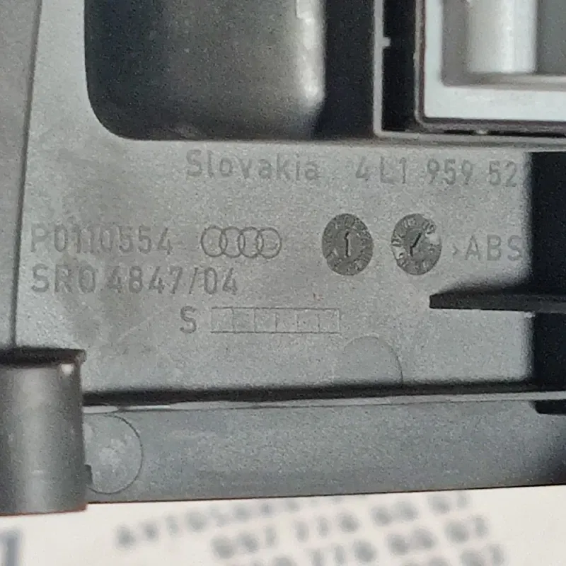Кнопка склопідіймача Audi Q7 (05-15) 3.6 пр. OEM 4F0959855
