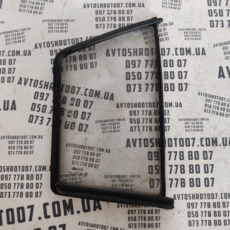 Скло дверей Volkswagen Golf 4 заднє ліве OEM 43r000980