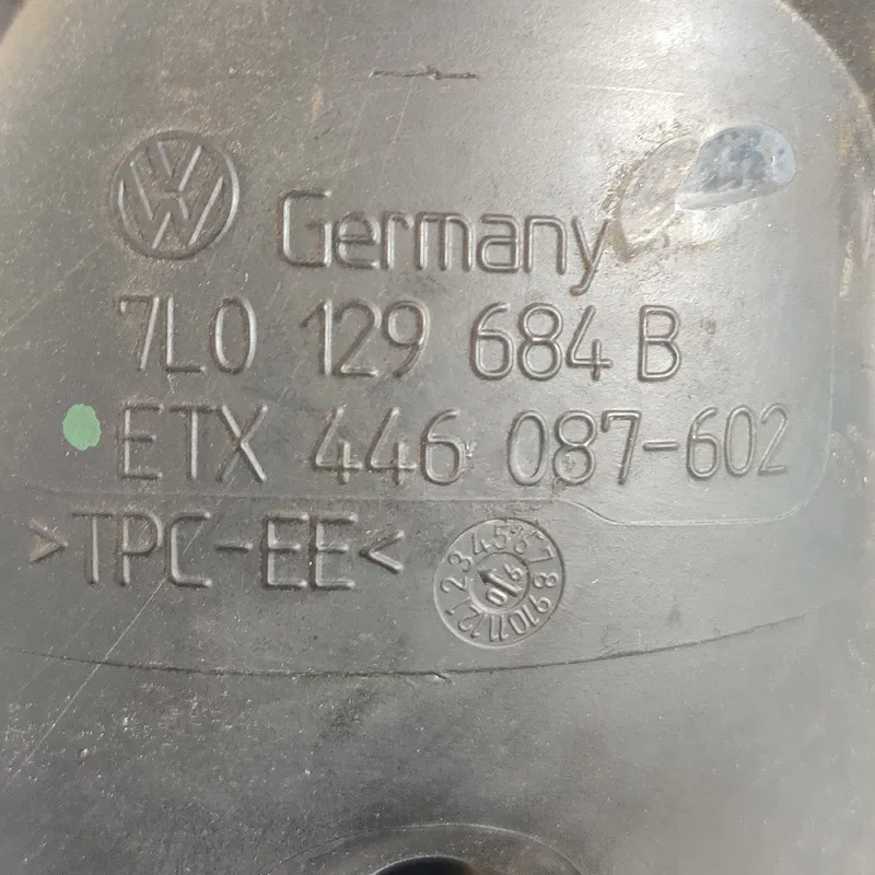Патрубок повітряний Audi Q7 4L (05-15) 3.6 Бензин 7L0129684B