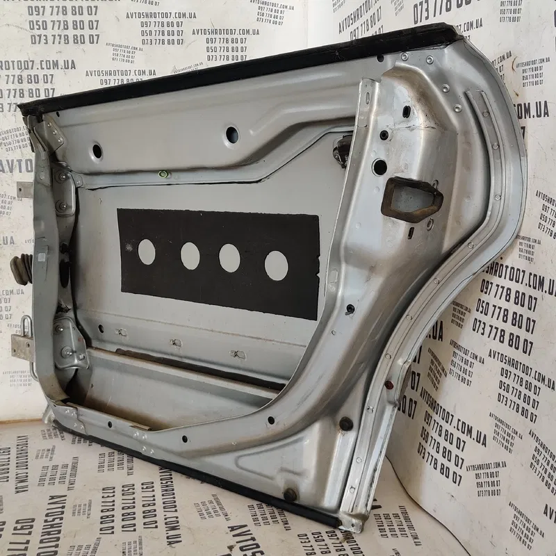 Двері Audi A8 D2 задні праві OEM 4A0830206