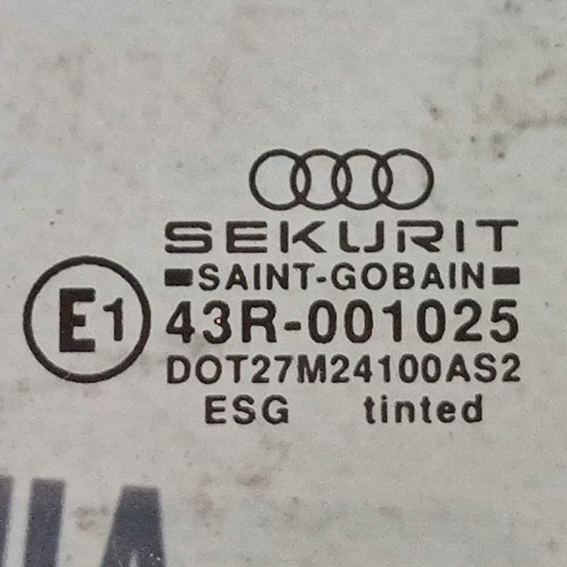 Скло дверей Audi 80 B3 (86-91) переднє праве OEM 4a0837572