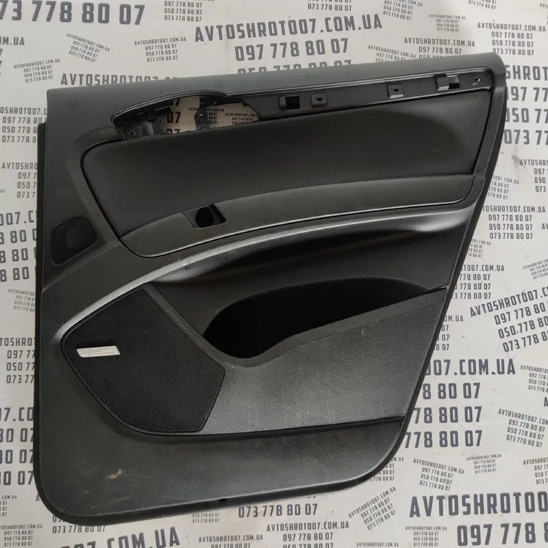 Карта дверна Audi Q7 4L 05-15 3.6 задня права OEM 8W0867017