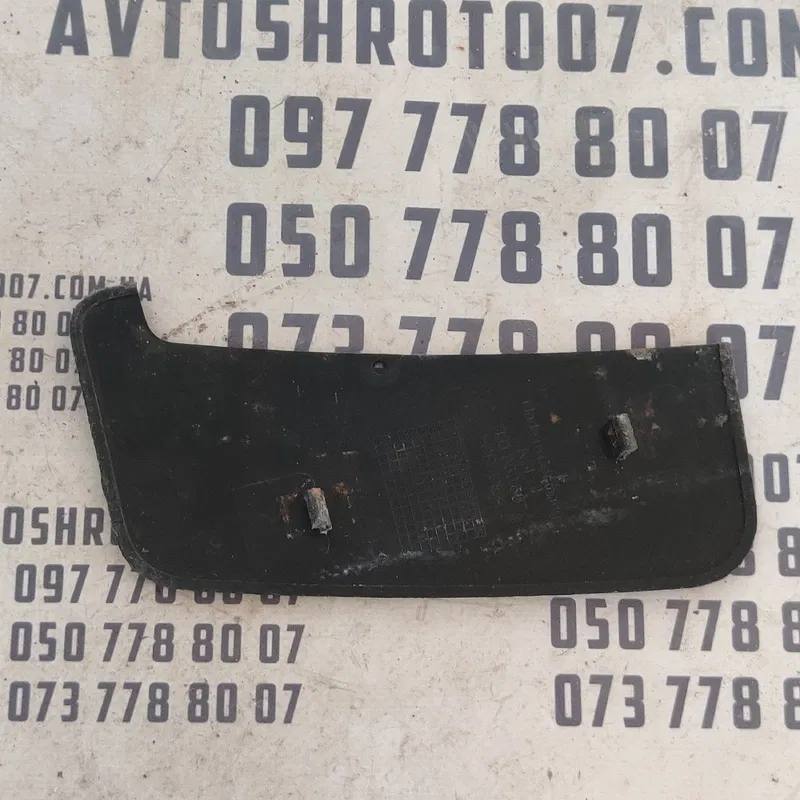 Накладка салону Audi Q7 (05-15) 3.6 Бенз ліва OEM 1K0853897B