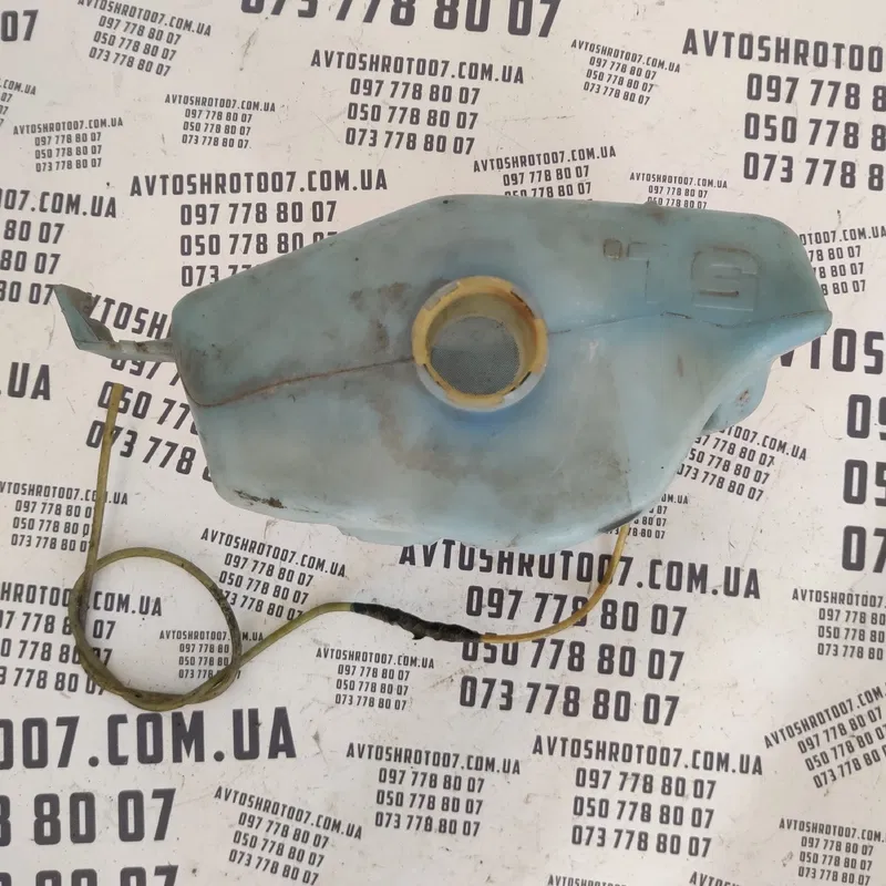 Бачок омивача Volkswagen Passat B3 (88-93) OEM 357955453