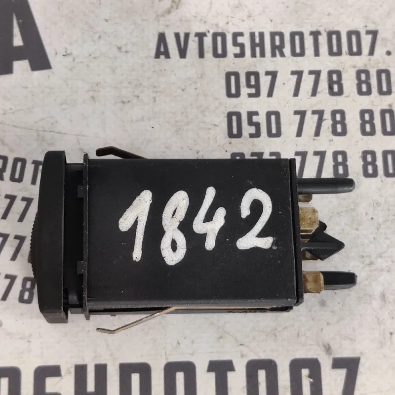 Кнопка обігріву заднього скла Audi A4 B5 (94-01) 4D0941503B