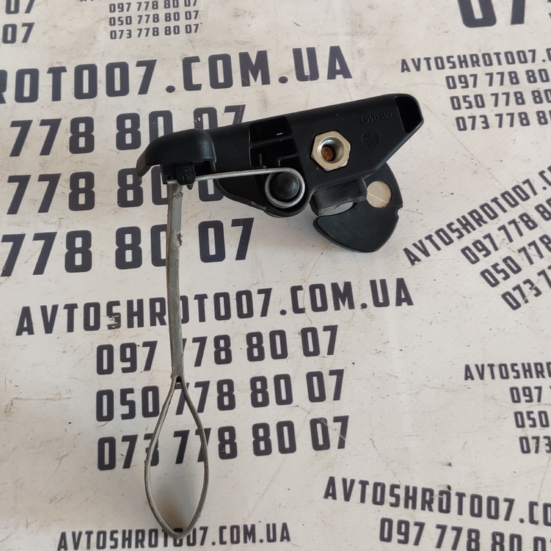 Замок заднього сидіння Citroen C1 OEM l0011560