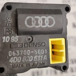 Двигун заслінки пічки Audi A8 D2 (94-02) OEM 4D0820511A фото 3
