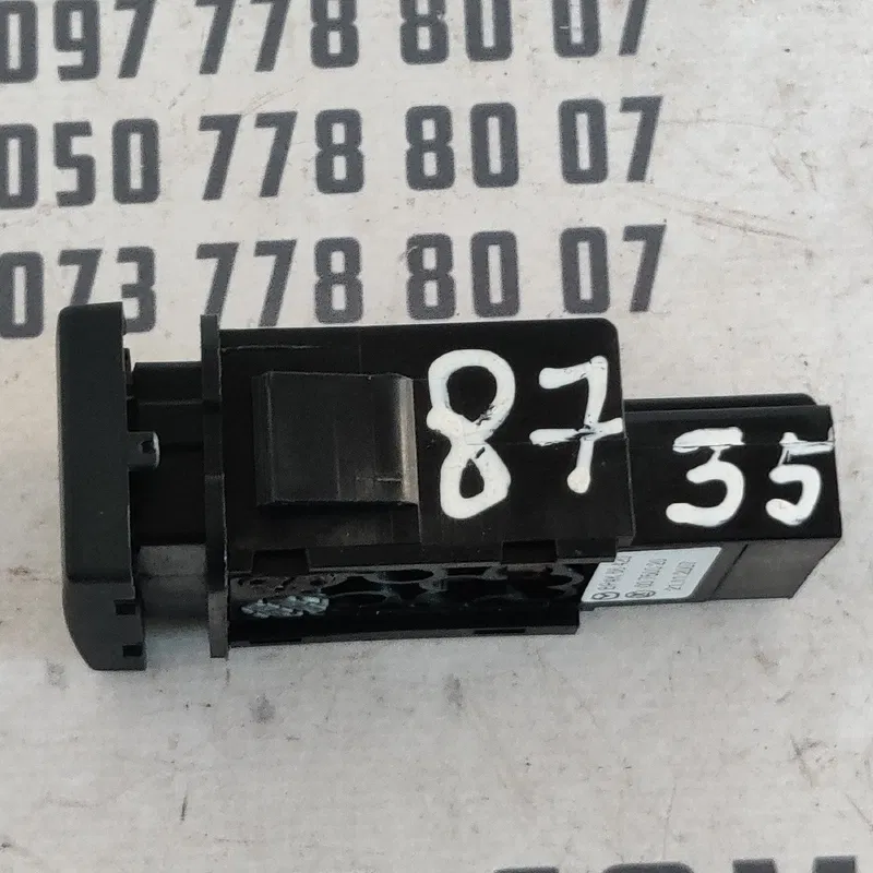 Кнопка обігріву сидінь Mazda 3 BK (03-09) OEM BP4K66420
