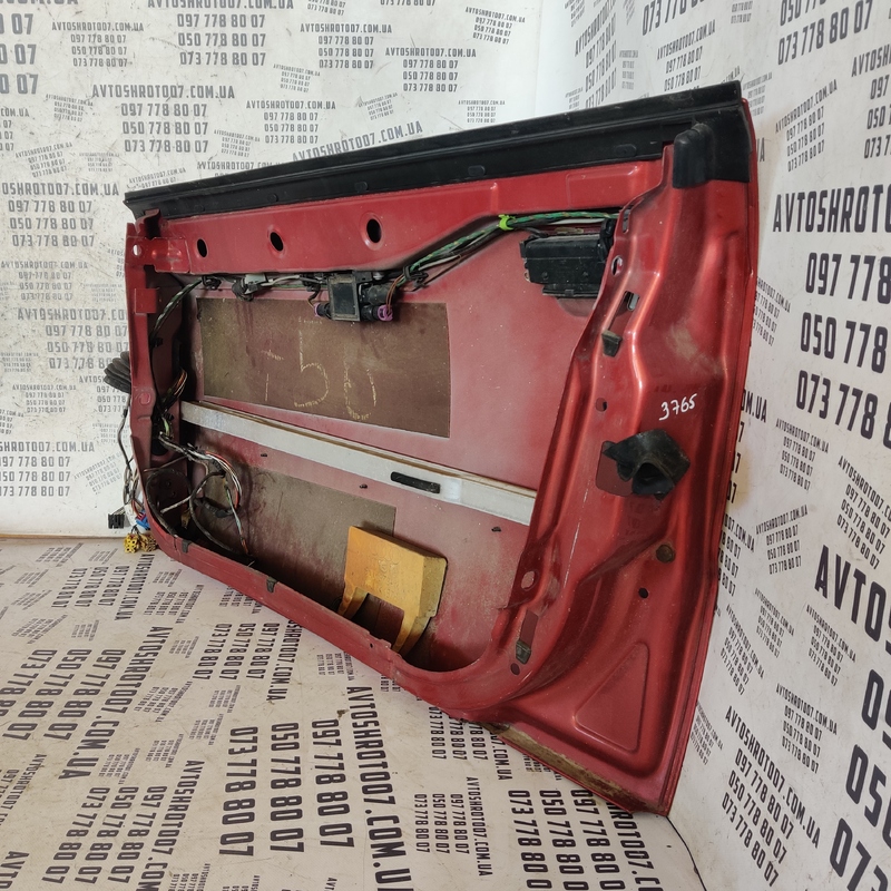 Двері Audi A4 B5 (94-01) передні праві OEM 8E0837343A