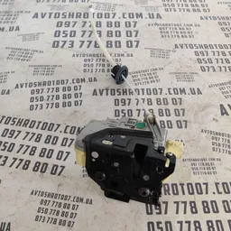 Замок дверей Audi Q7 4L 05-15 3.6 перед. лів. OEM 3C1837015B