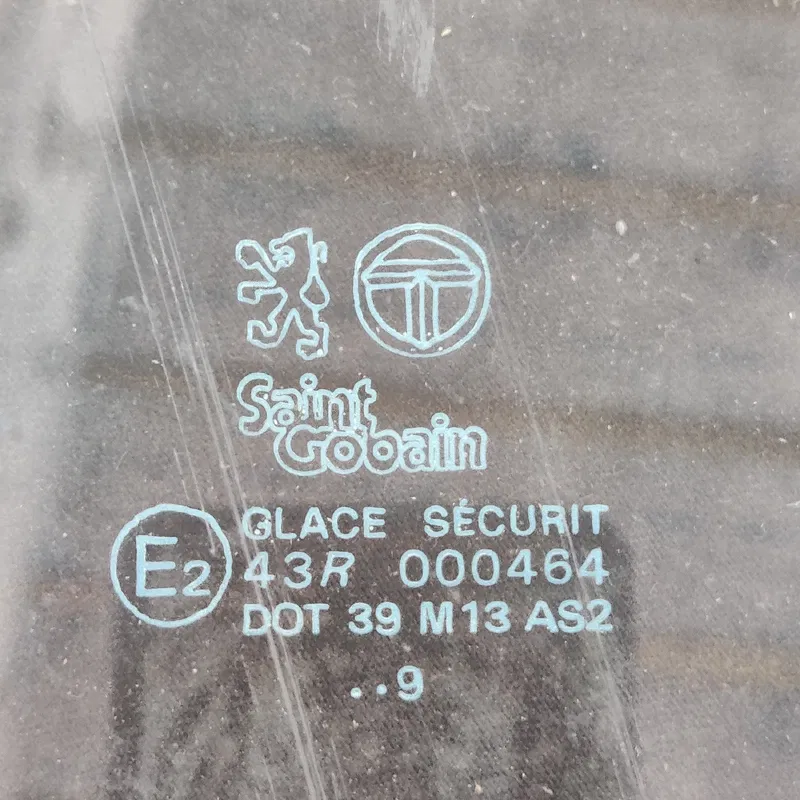 Скло дверей Citroen Xsara переднє праве OEM 43r000464