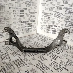Кронштейн двигуна Audi Q7 4L 05-15 3.6 бензин OEM 7L0199207A фото 2