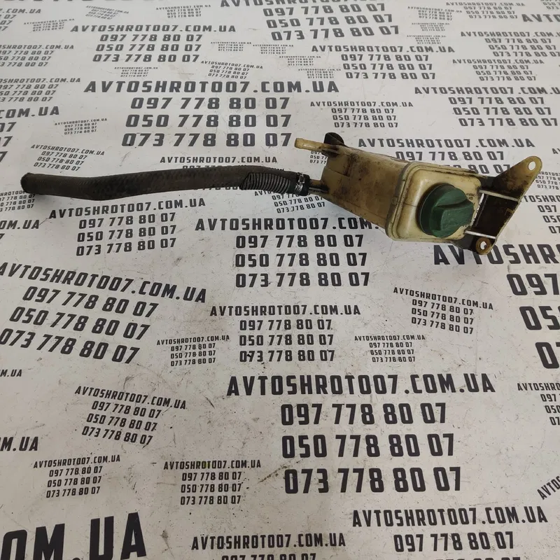 Бачок насосу ГУР Audi A4 B5 (94-01) 8d0422373c