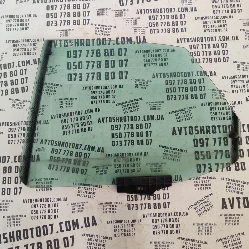 Скло дверей Audi 80 B3 (1986-1991) заднє ліве OEM 43r001025