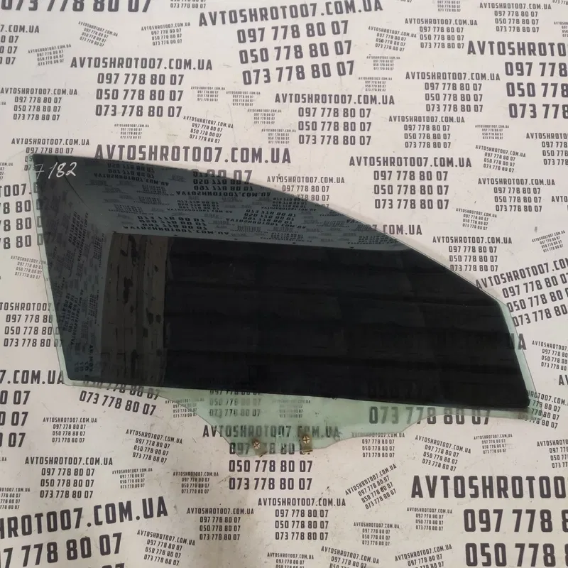 Скло дверей Mazda 3 BK (03-09) переднє праве 43R008612