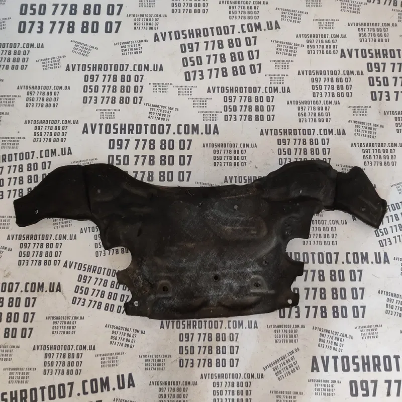Накладка зовнішня Audi Q7 4L (05-15) 3.6 Бенз OEM 4L0863983