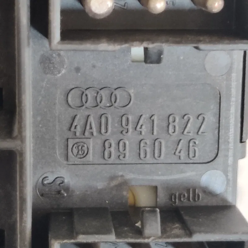 Блок запобіжників Audi A6 C4 (94-97) OEM 4A0941822