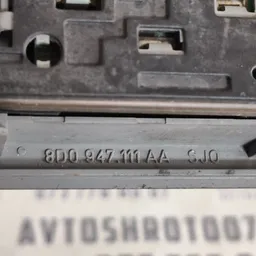 Ліхтар салону Audi A6 C5 (97-05) OEM 4B0947111A фото 4