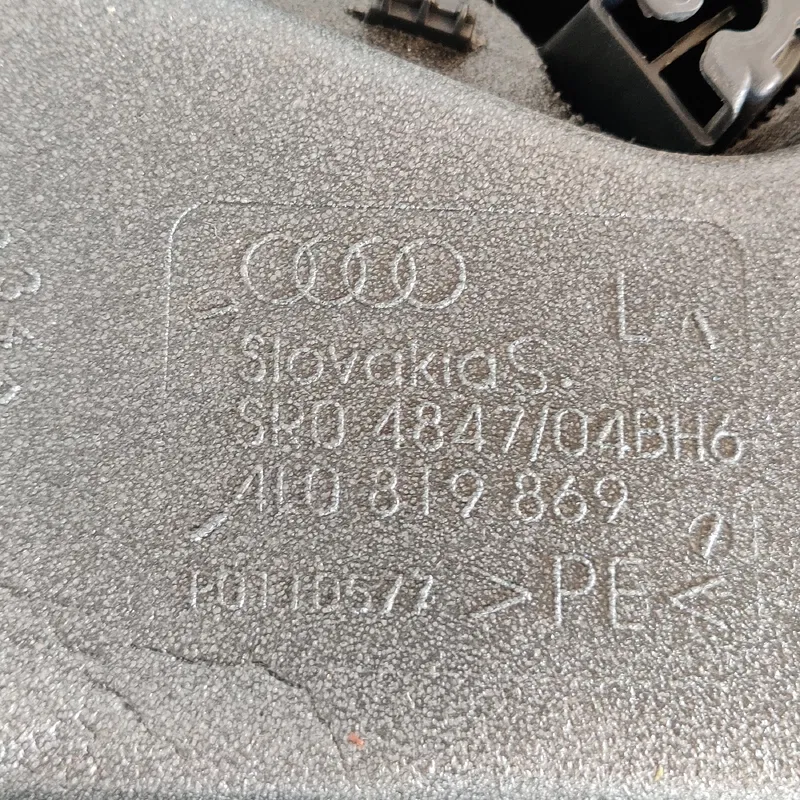 Карта дверна Audi Q7 4L 05-15 3.6 перед ліва OEM 8D0819191A