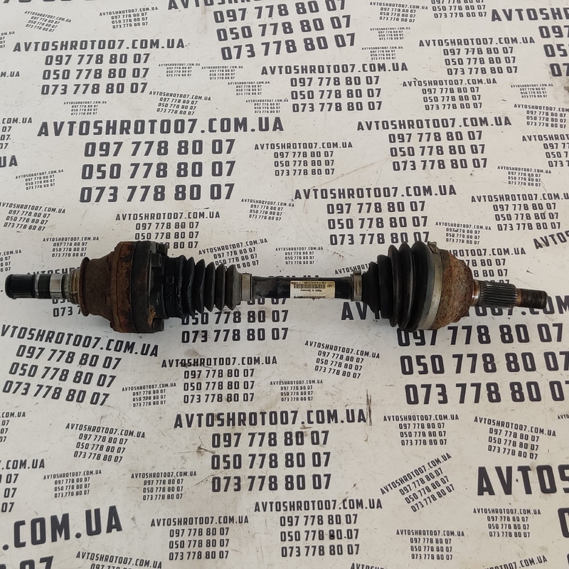Привід пер. Audi Q7 4L (05-15) 3.6 Бенз. Пр. OEM 8200484595