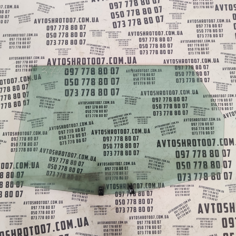 Скло дверей Audi A6 C5 заднє ліве OEM 43r00081