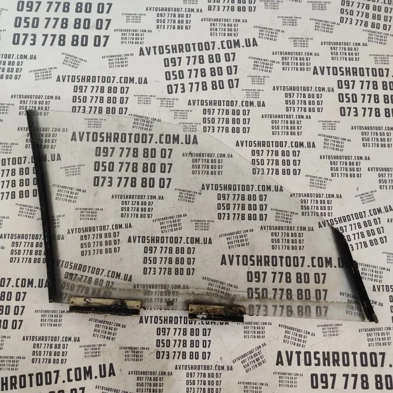 Скло дверей VW Golf 3 (91-98) переднє ліве OEM 43R000981